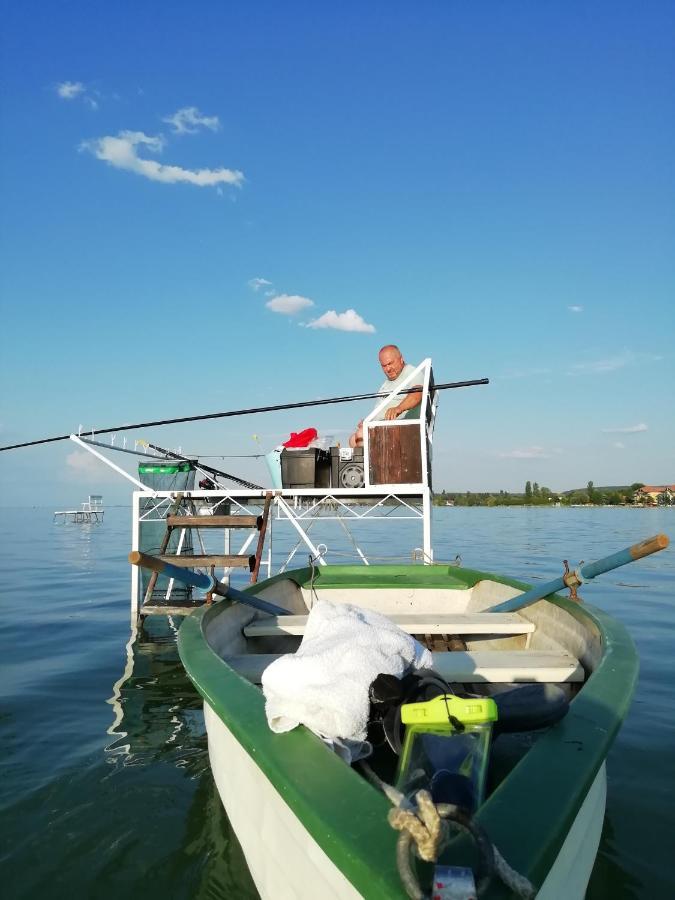 Sunfish Apartman Balatonszarszo Luaran gambar